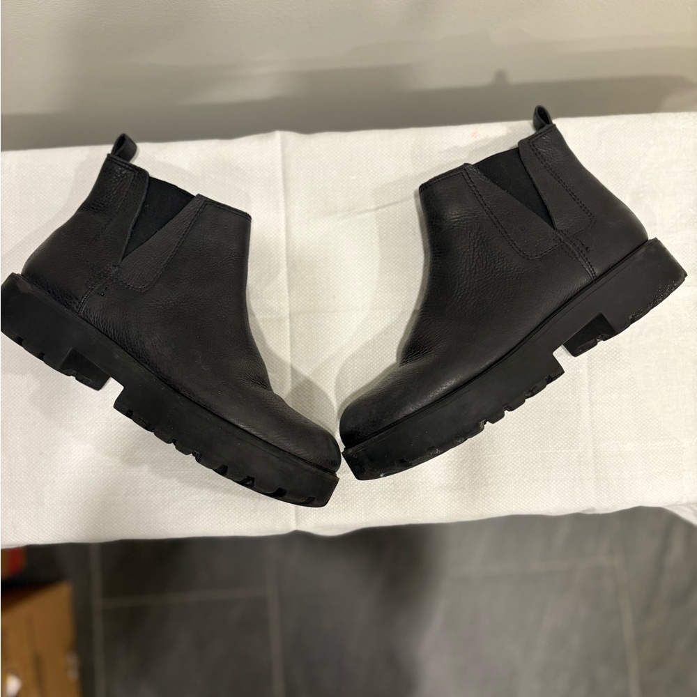 Zodiac Black Leather Chelsea Boots